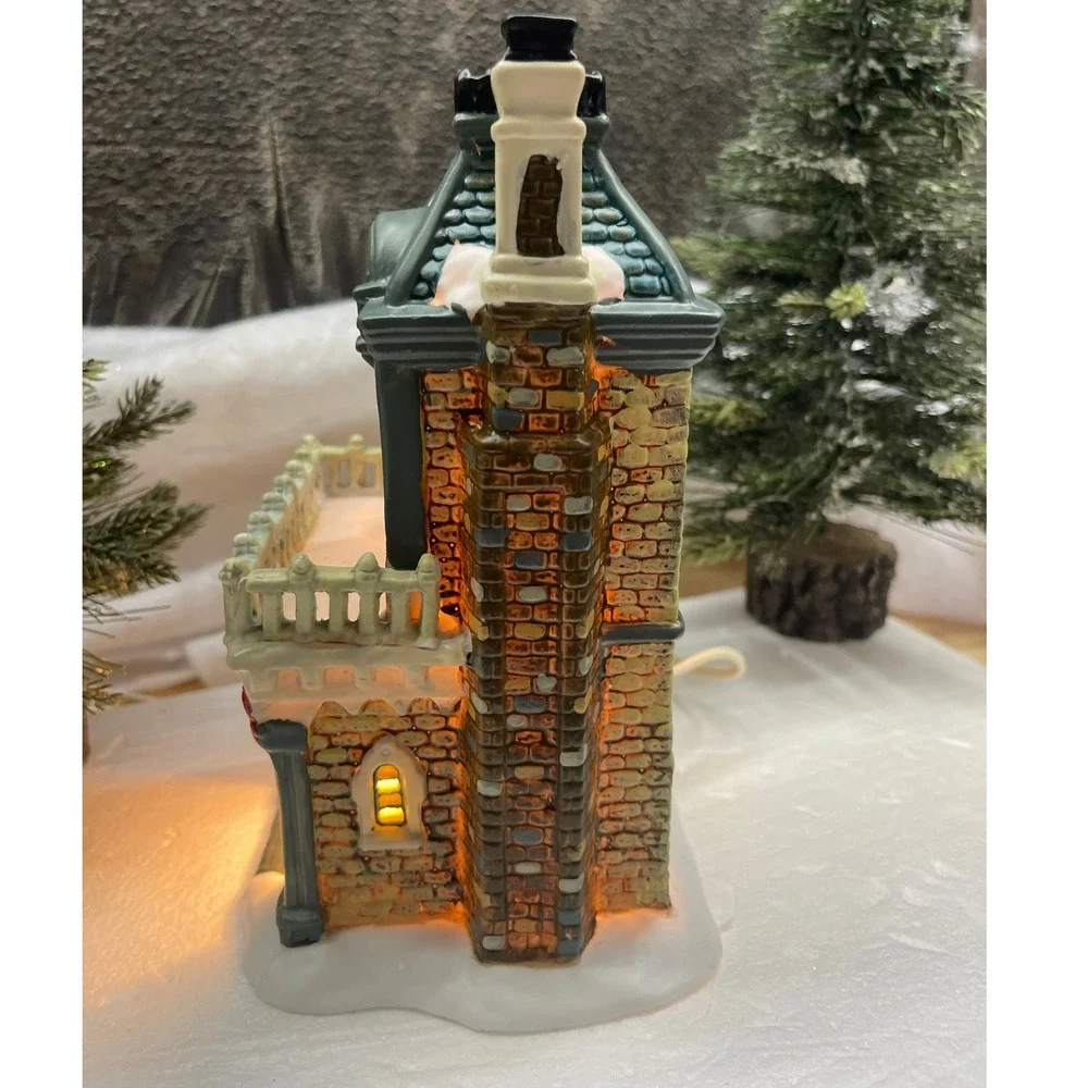 Carole Towne Collection 2003 FIRE STATION #1 Christmas Village Light Up Building